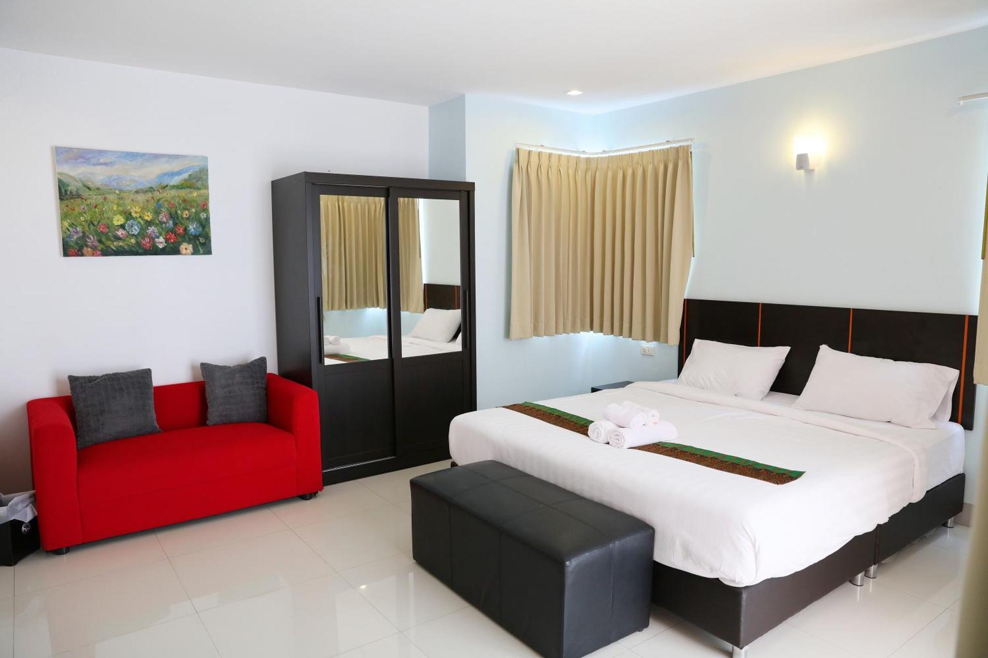 La Viva Hotel Бурирам Экстерьер фото