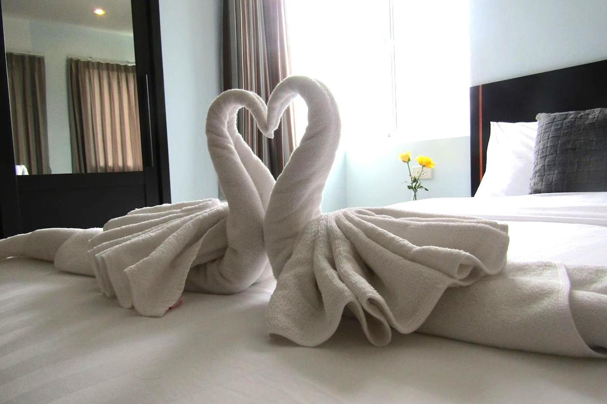 La Viva Hotel Бурирам Экстерьер фото