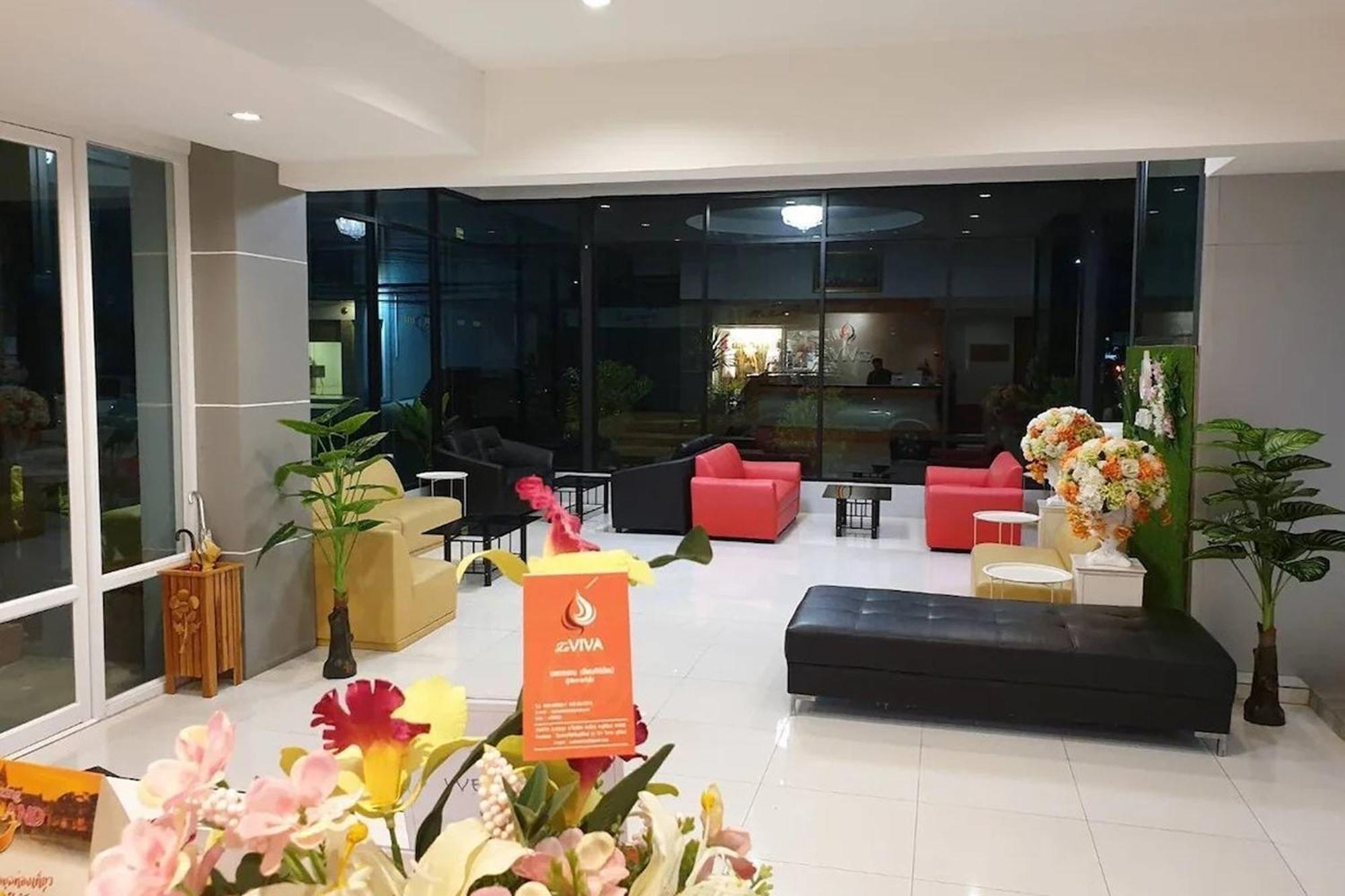 La Viva Hotel Бурирам Экстерьер фото